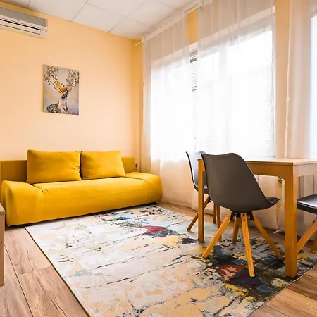 Apartment Cozy & Central 1bd Flat With A Nice Patio *