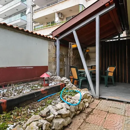 Apartment Cozy & Central 1bd Flat With A Nice Patio *
